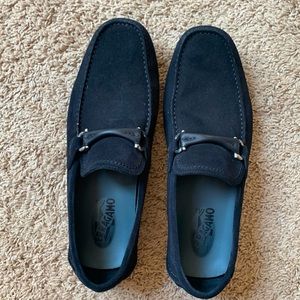Men’s Ferragamo Driving Mocs/Loafers size 9.5, Black Suede, Like New